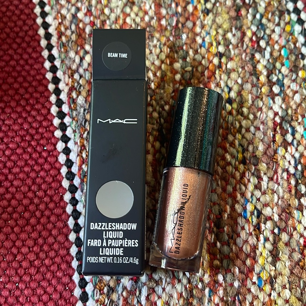 MAC Cosmetics Dazzleshadow Liquid in “Beam Time” NIB